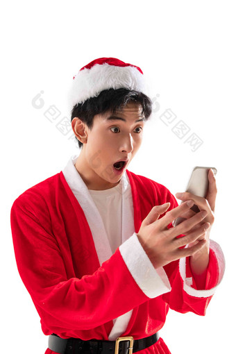 穿圣诞服的青年<strong>男人</strong>拿着手机不看镜头高清摄影图