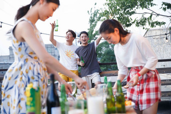 青年聚会食品喝酒生活方式氛围摄影