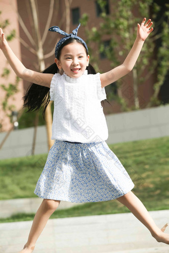 女孩郊游中国人3岁到4岁写实图片