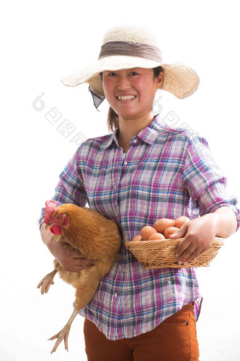 中年女人拿着一只鸡