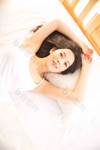 漂亮的卧室中国人休息垂直构图摄影图
