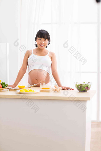 孕妇做饭中国舒适户内
