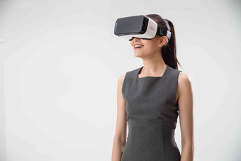 女人VR眼镜中国青春创新高质量场景