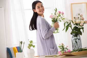 青年女人的家庭生活