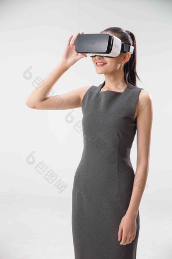女人<strong>VR</strong>眼镜科技独立互联网写实摄影