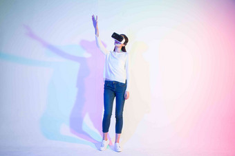 女人VR眼镜通讯快乐亚洲清晰相片