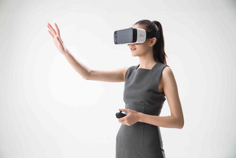 女人VR眼镜通讯酷白昼场景