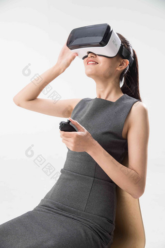 女人<strong>VR</strong>眼镜电子想象影棚拍摄写实摄影