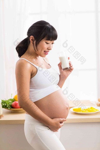 孕妇喝牛奶