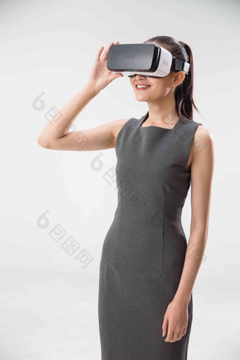 女人VR眼镜网络遥控器表现积极清晰相片