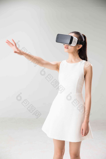 女人VR眼镜通讯一个人中国人高清影相