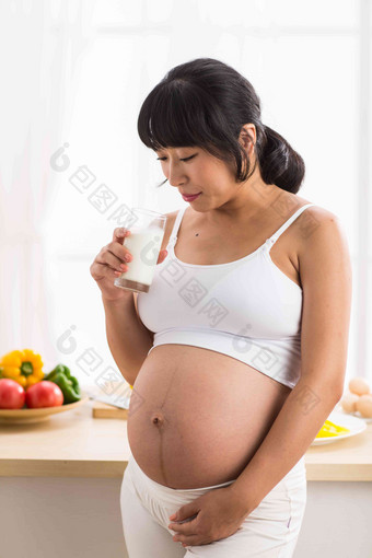 孕妇喝牛奶
