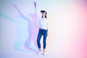 女人VR眼镜概念自动化美女影相