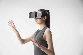 女人VR眼镜中国未来全球商务