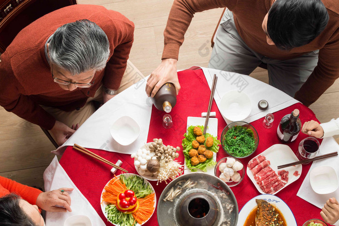 火锅年夜饭和谐清晰图片