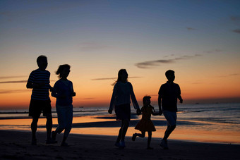 家庭海边度假海滩海洋东亚氛围摄影