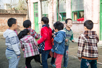 乡村小学生在学校希望高质量场景