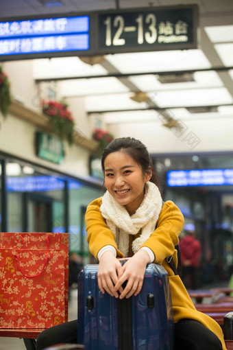 青年车站春节东方人仅成年人清晰摄影