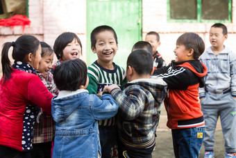 乡村小学生在学校小学氛围图片