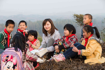 乡村学习社会问题团队<strong>小学</strong>高清镜头