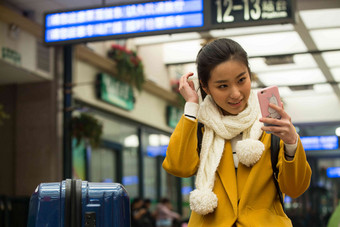 青年车站乘客仅一个女人旅行清晰相片