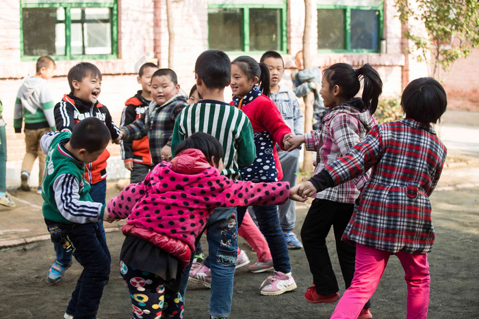 乡村小学生在学校学生清晰照片