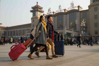 青年广场交通春节<strong>旅行箱</strong>氛围照片