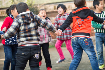 乡村小学生在学校团结高端影相