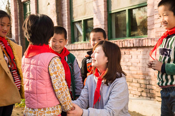 乡村<strong>教师</strong>小学生社会问题希望待遇写实场景