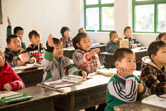 乡村小学里的小学生