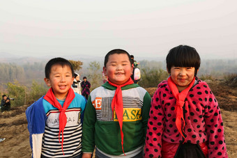 欢乐学生幸福乡村自信场景