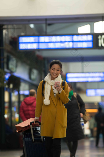 青年车站乘客离开亚洲人高质量素材