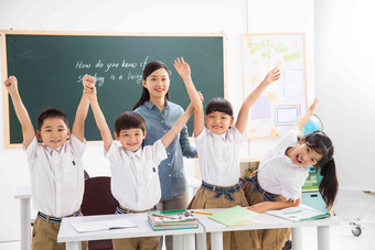 老师儿童学习上课中国人氛围图片