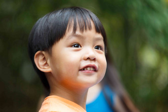 可爱的幼儿园儿童人的头部写实拍摄