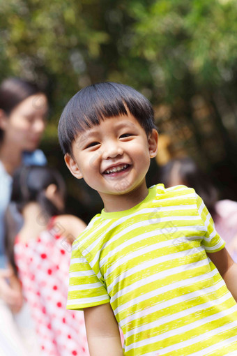 可爱的幼儿园儿童天真的高清素材