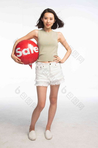 年轻女孩气球一个人欢乐氛围素材