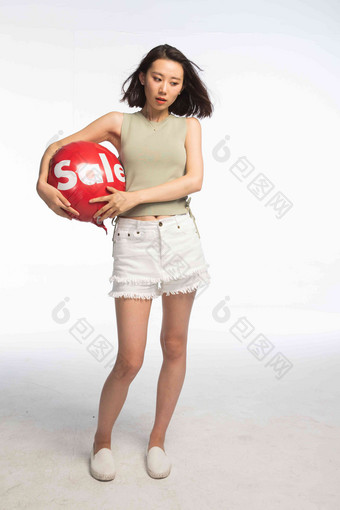 年轻女孩气球东亚<strong>愉悦</strong>满意氛围素材