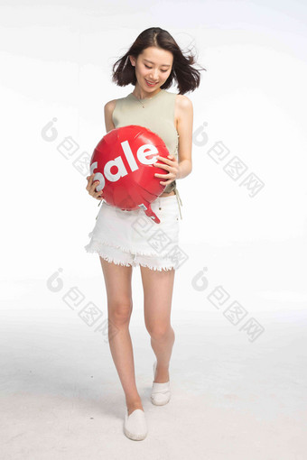 年轻女孩气球全身像亚洲人可爱的