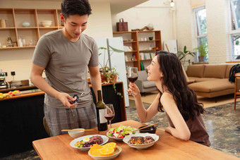 年轻夫妇用餐青年夫妇饮食中国高质量相片