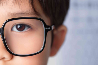 戴眼镜的小学男生部分高端图片