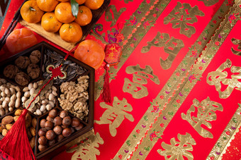 桔子和中式坚果果盘整齐的清晰影相