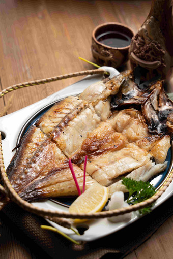 日式干烧大黄鱼日式清晰照片