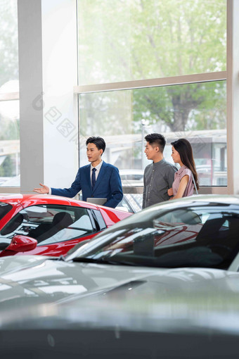 汽车销售人员服务快乐投资