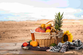 沙滩上的水<strong>果</strong>野餐垫高端图片