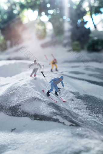 滑雪模型人偶雪景清晰拍摄