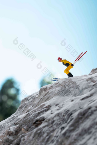 运动员雪山象征<strong>冰雪</strong>运动