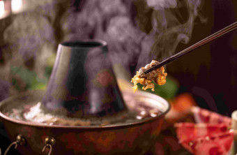 铜锅饮食配菜涮羊肉氛围摄影图