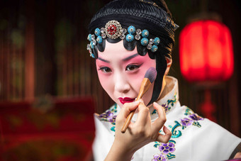 京剧女演员化妆戏曲化妆刷青年女人高端场景