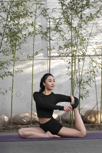 女性瑜伽中国人氛围镜头