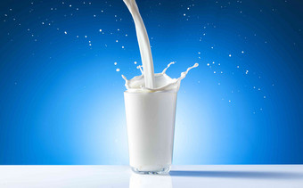 牛奶水柱奶制品健康食物